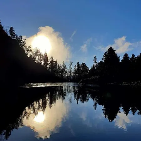 Waerholmen Apartment Lavik (Sogn og Fjordane)
