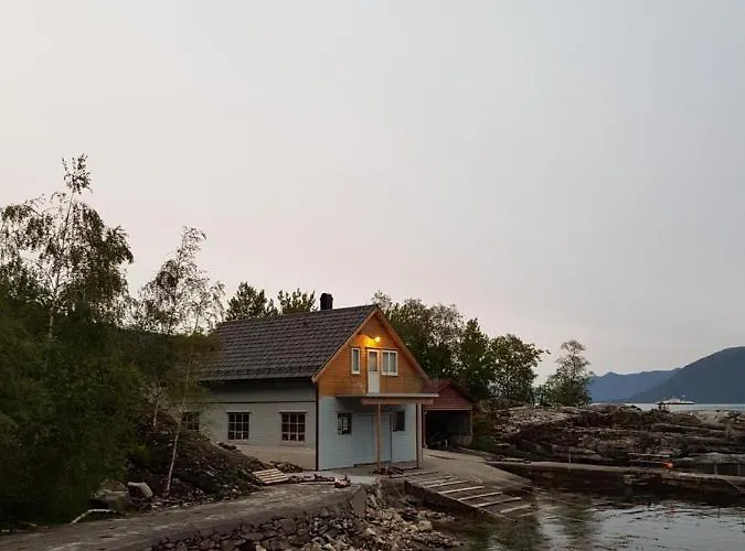 Waerholmen * Lavik (Sogn og Fjordane)